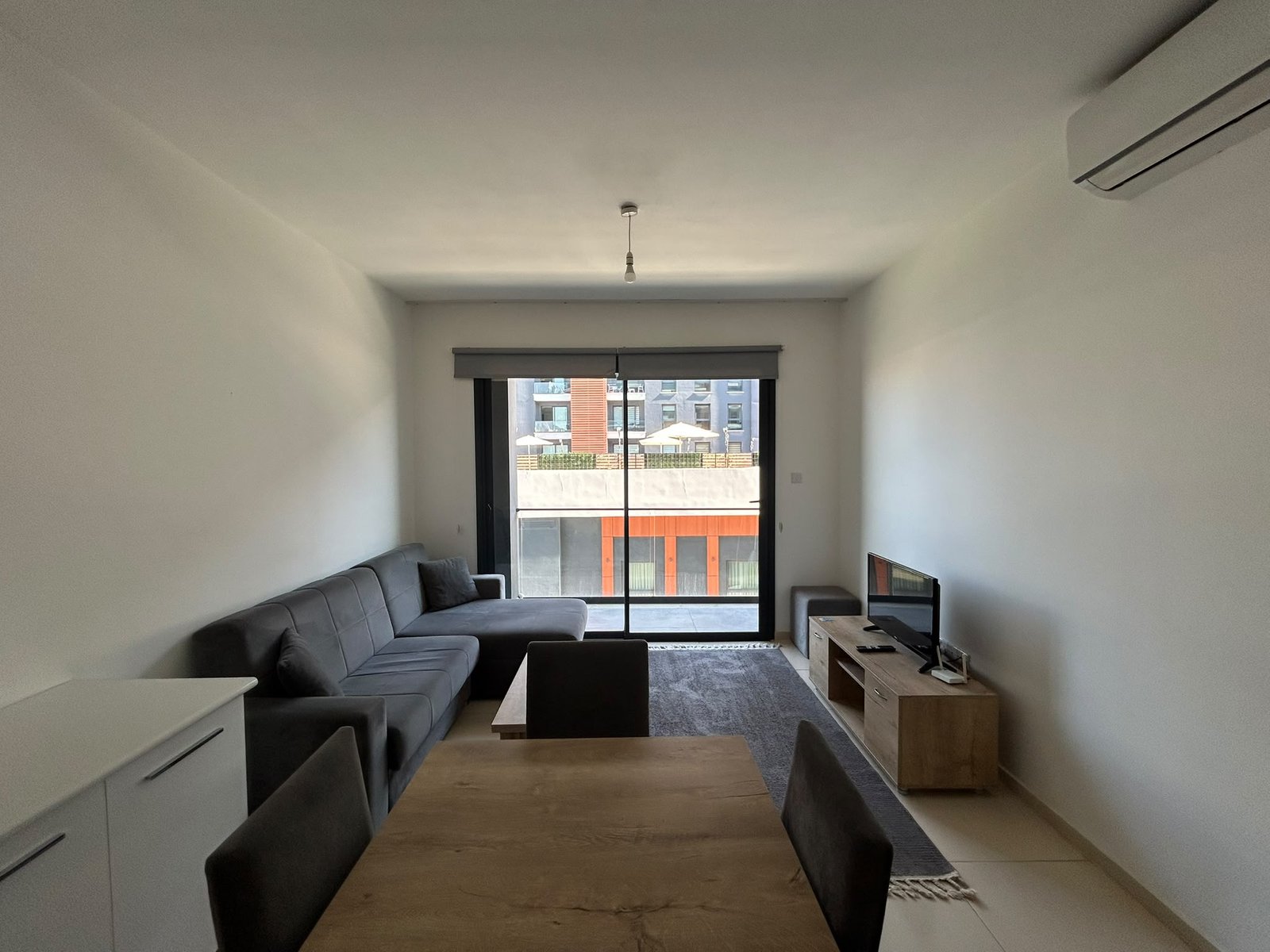 CADDEMM REZİDANSTA 🏡 ADA KENT ÜNİVERSİTESİ YANINDA ŞEHİR MERKEZİNDE 2. KATTA 1+1 EŞYALI DAİRE SİTE İÇERİSİNDE: JENERATÖR, MERKEZİ SU DEPOSU, KAPALI OTOPARK, GÜVENLİK, KAMERA SİSTEMİ, ÇOP TOPLAMA PROGRAMI, SPOR SALONU MEVCUT - Görsel 2