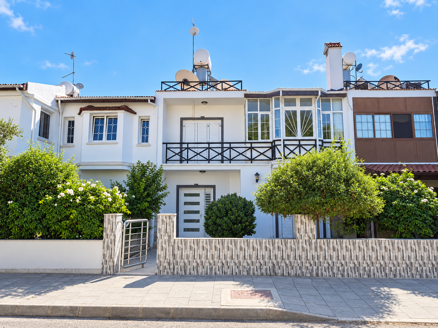 Lefkoşa Ortaköyde Türk Tapulu 3+1 İkiz Villa