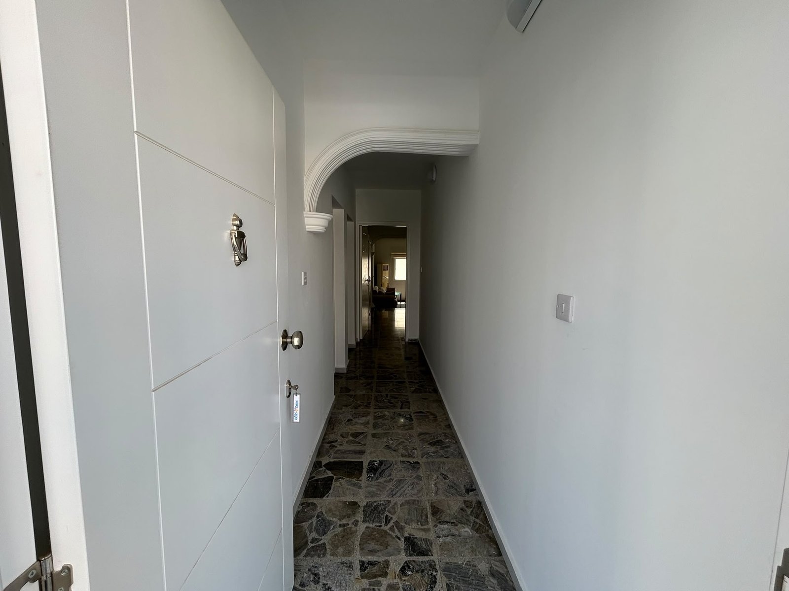 ŞEHİR MERKEZİNDE 2+1 EŞYALI LUKS DAİRE, ÖNDER ALIŞVERİŞ MERKEZİNE YAKIN - Görsel 2