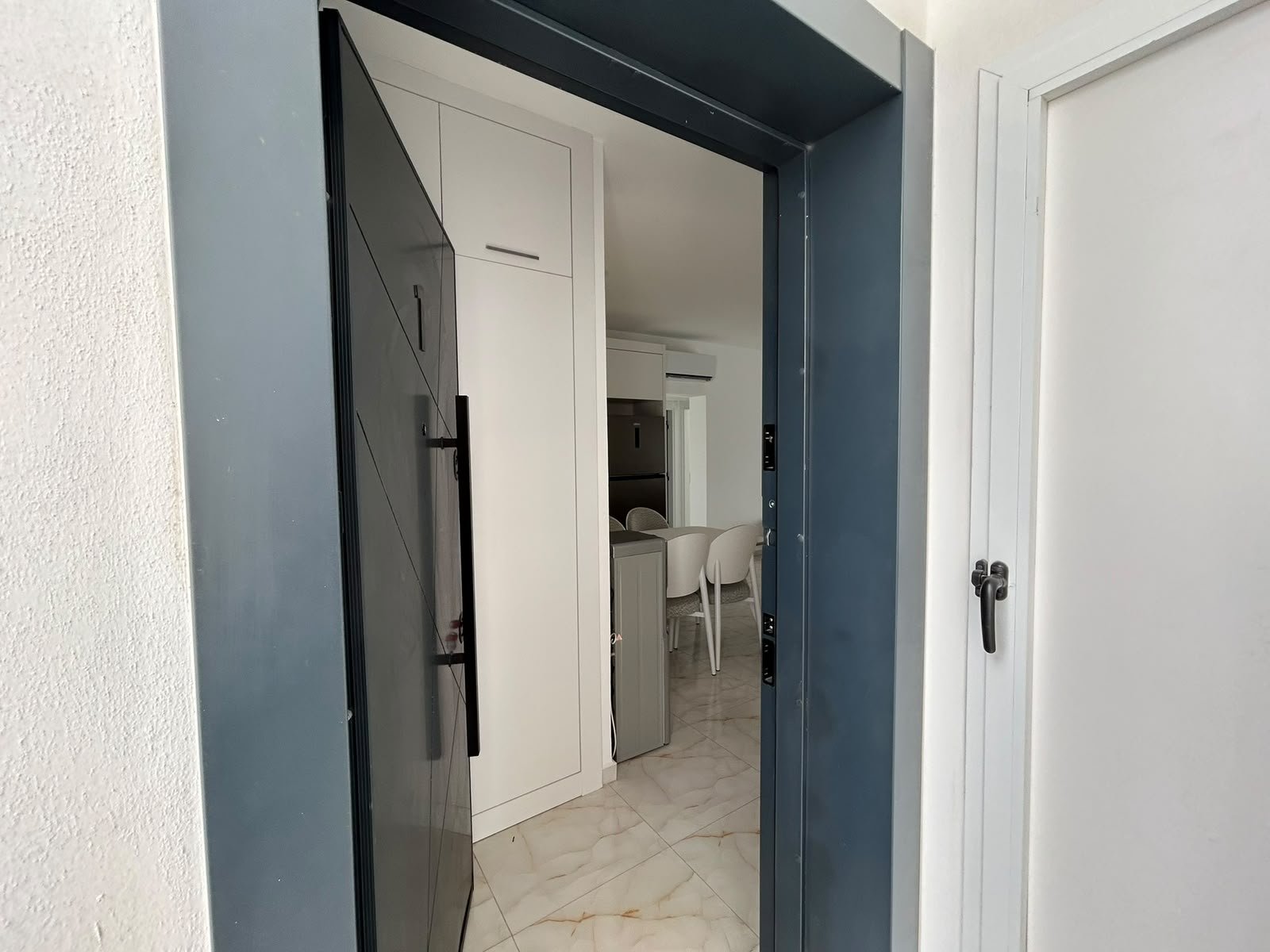 Yeniboğaziçinde Eziç ve Vola'ya yakın Kiralık 2+1 Lüx Daireler - Görsel 3